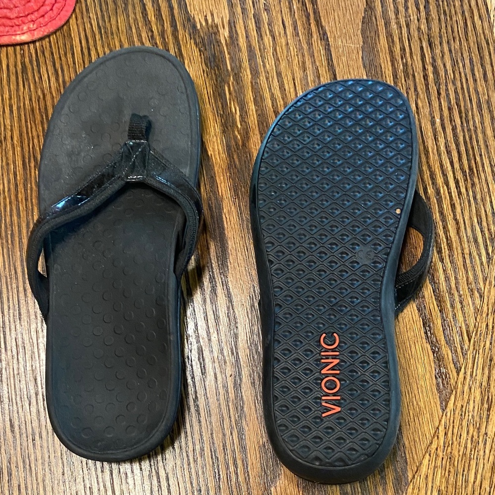 Vionic Black Sandals